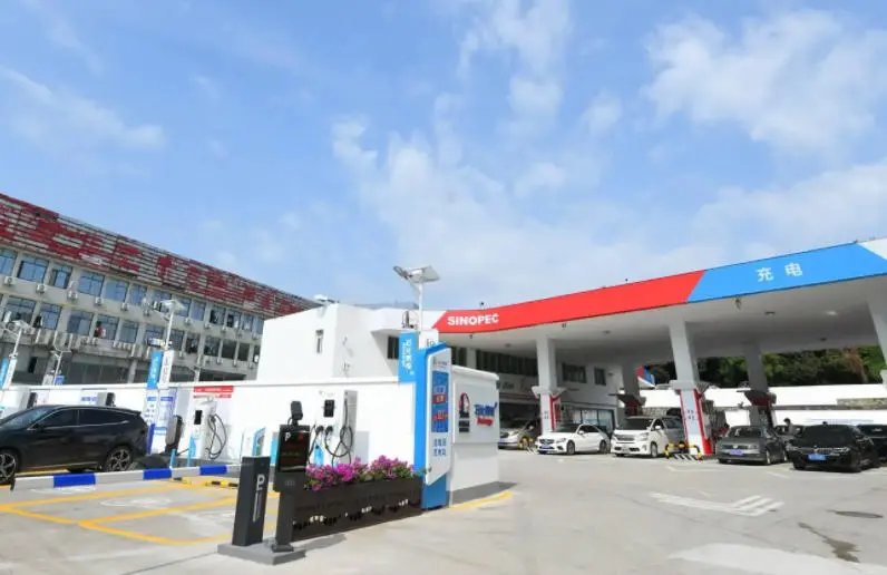 比亚迪与中国石化签署战略合作 共建万站聚能加油闪充新生态